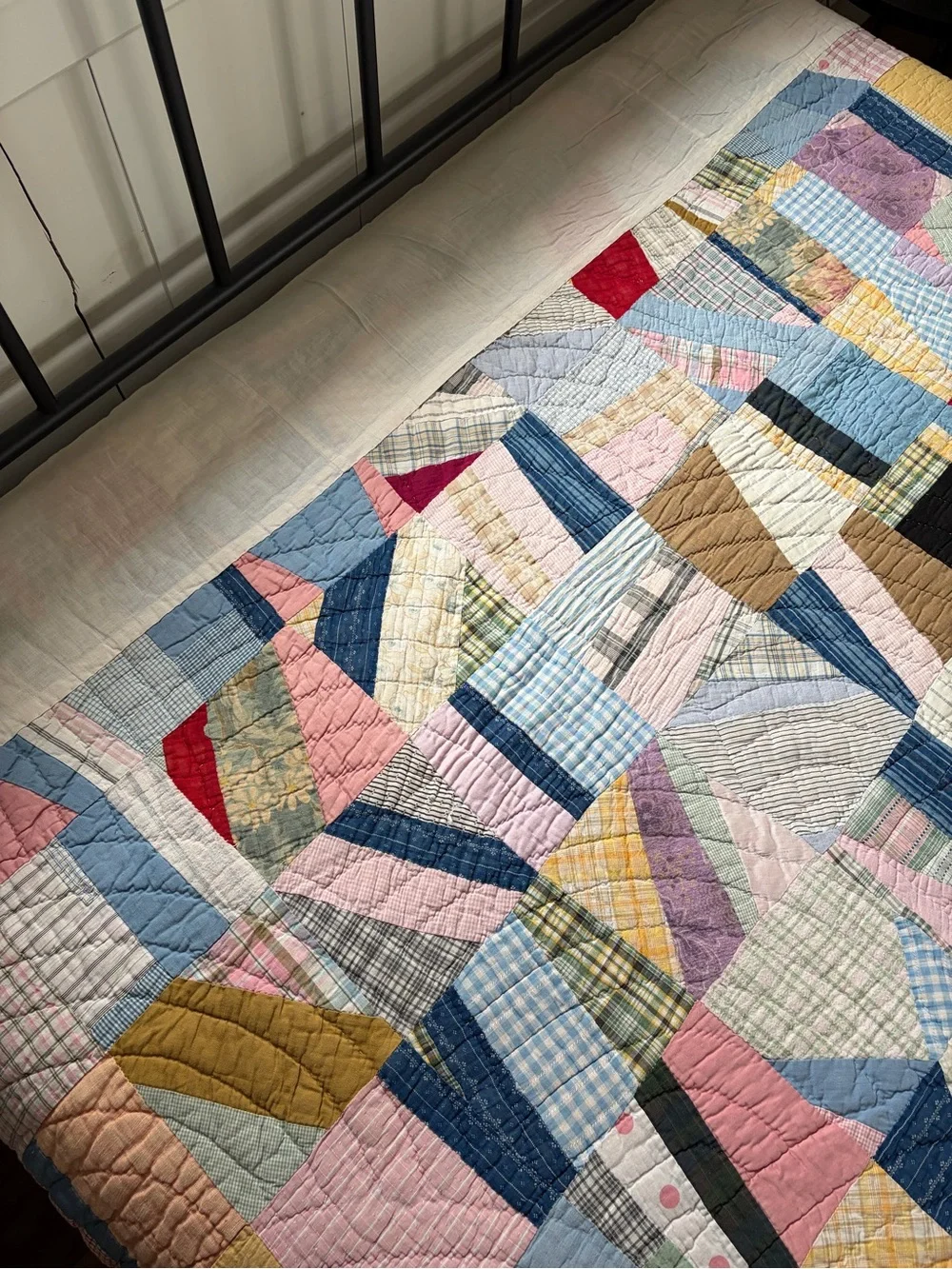 1930s-1940s Vintage Handmade Patchwork Multicolor Quilt 70x88 - Farmhouse
